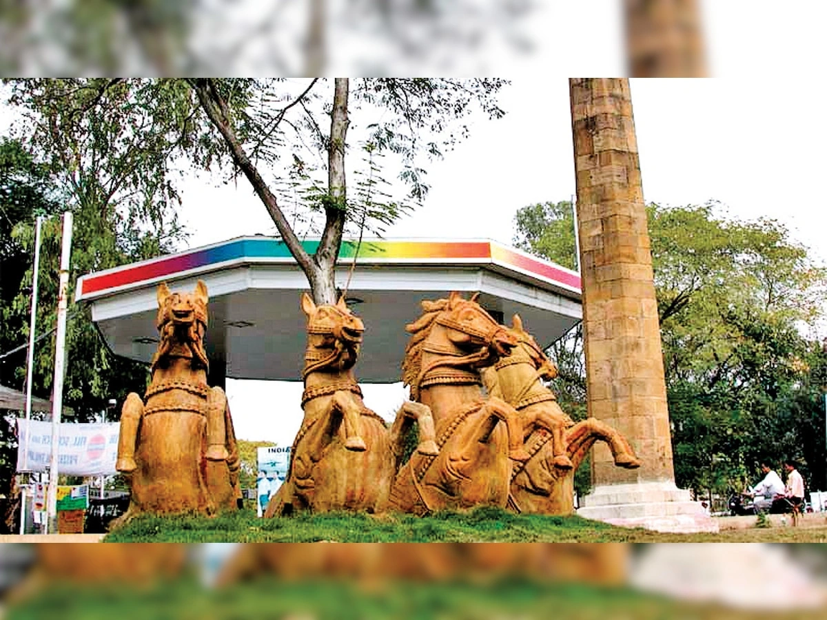Historic Zero Mile Stone pillar near Sitabuldi Nagpur